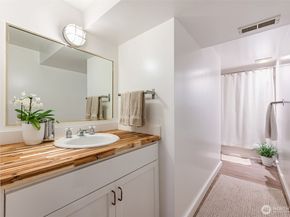 903 Lakeside Avenue S, Seattle WA 98144