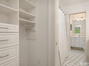 1929 42nd Avenue E B, Seattle WA 98112