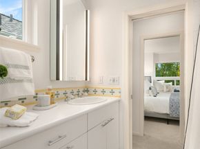 1929 42nd Avenue E B, Seattle WA 98112