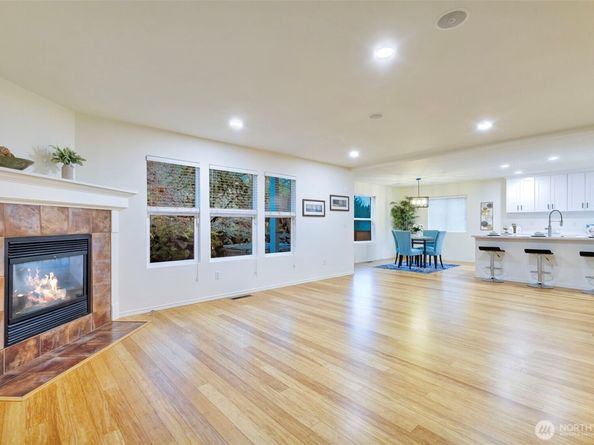 313 Glennwood Court SE, Renton WA 98056