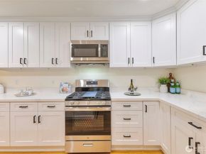 313 Glennwood Court SE, Renton WA 98056