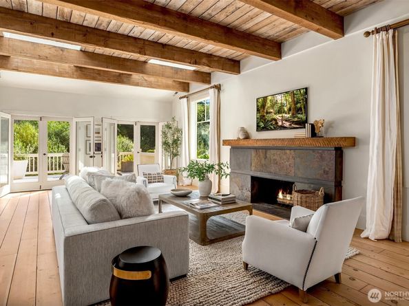 21819 SE 13th Place, Sammamish WA 98075