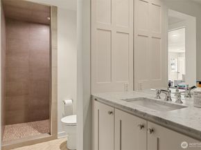 21819 SE 13th Place, Sammamish WA 98075