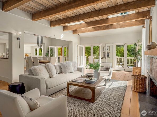 21819 SE 13th Place, Sammamish WA 98075