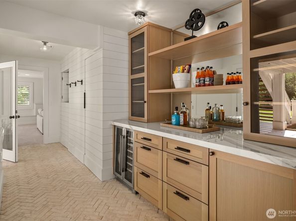 21819 SE 13th Place, Sammamish WA 98075