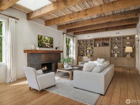 21819 SE 13th Place, Sammamish WA 98075