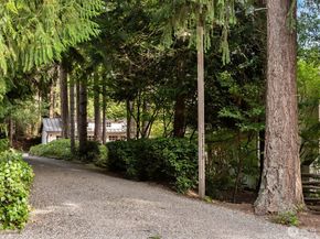 21819 SE 13th Place, Sammamish WA 98075