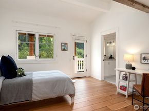 21819 SE 13th Place, Sammamish WA 98075