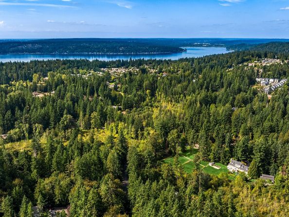 21819 SE 13th Place, Sammamish WA 98075