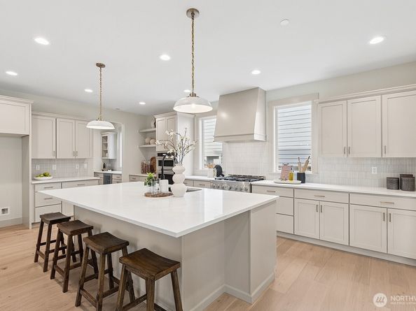 8427 200th Street SW, Edmonds WA 98026