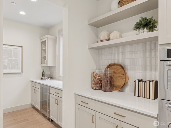 8427 200th Street SW, Edmonds WA 98026