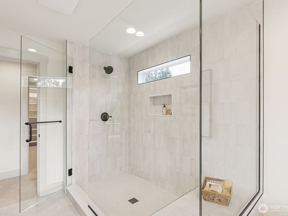 8427 200th Street SW, Edmonds WA 98026