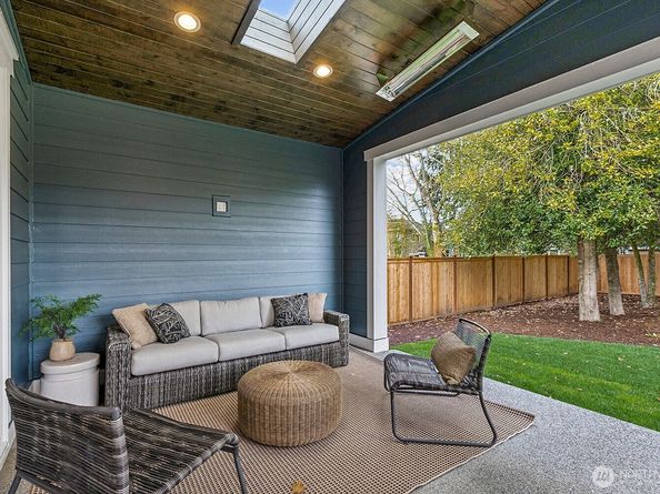 8427 200th Street SW, Edmonds WA 98026