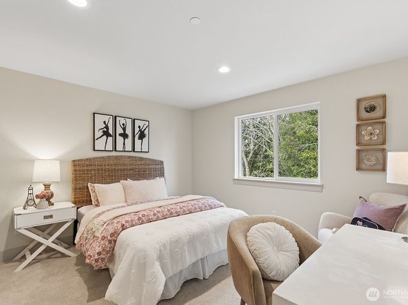 8427 200th Street SW, Edmonds WA 98026