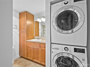 300 N 130th Street 7203, Seattle WA 98133