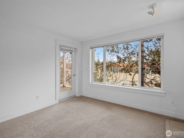 300 N 130th Street 7203, Seattle WA 98133