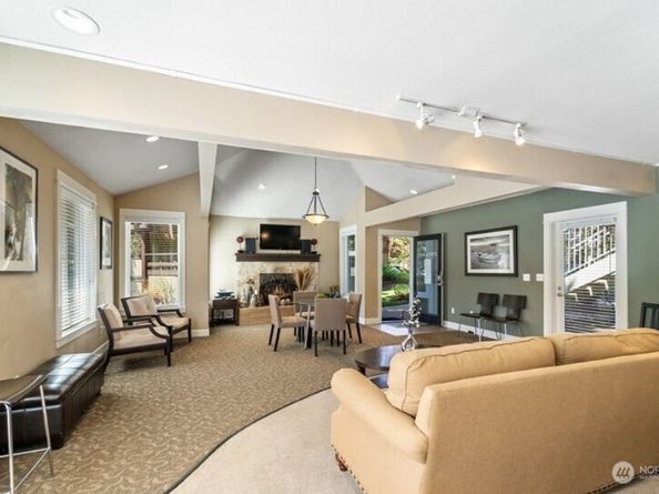 300 N 130th Street 7203, Seattle WA 98133