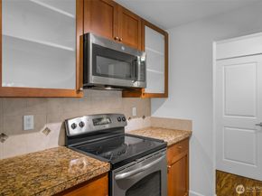 300 N 130th Street 7203, Seattle WA 98133