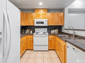 16275 NE 85th Street 107, Redmond WA 98052