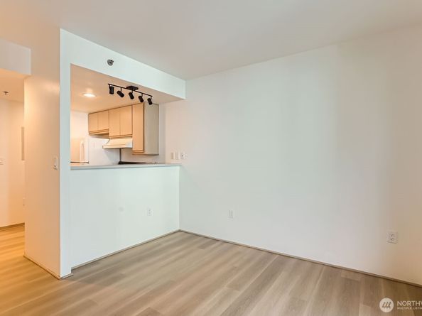 177 107th Avenue NE 703, Bellevue WA 98004