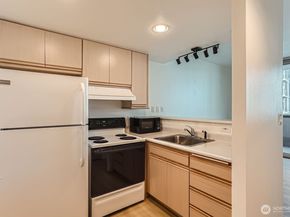 177 107th Avenue NE 703, Bellevue WA 98004