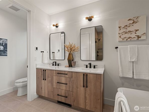 8011 131st Place NE, Kirkland WA 98033