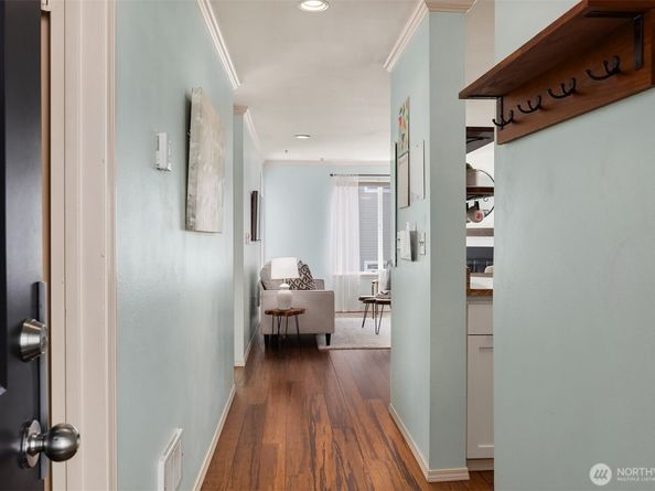 520 2nd Avenue W 406, Seattle WA 98119