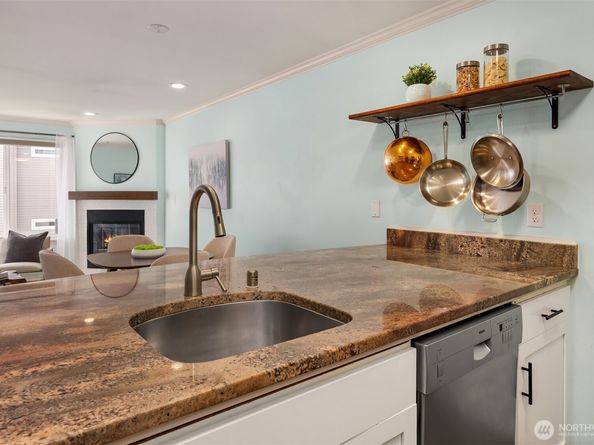 520 2nd Avenue W 406, Seattle WA 98119