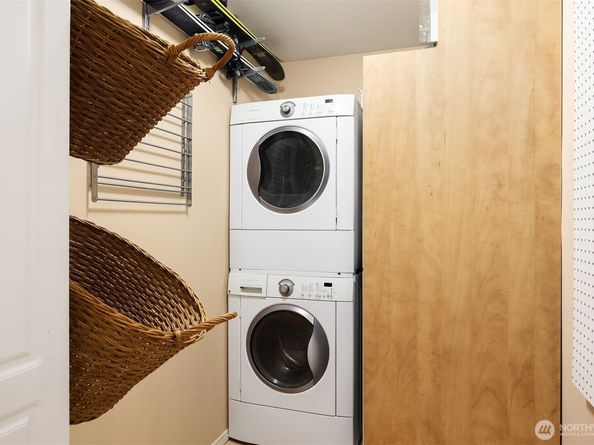 520 2nd Avenue W 406, Seattle WA 98119