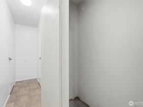 2001 Westlake Avenue N 32, Seattle WA 98109