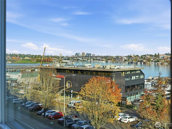 2001 Westlake Avenue N 32, Seattle WA 98109