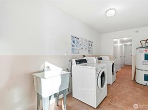 2001 Westlake Avenue N 32, Seattle WA 98109