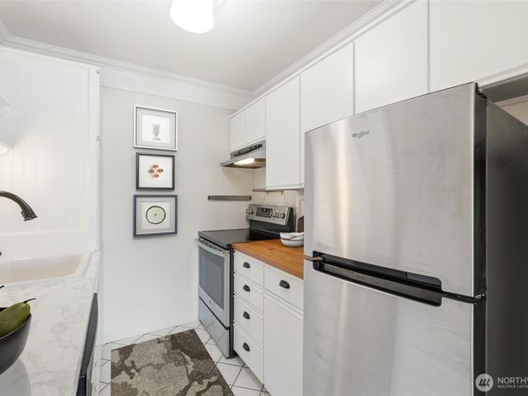 2001 Westlake Avenue N 32, Seattle WA 98109