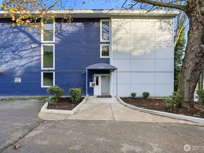 2001 Westlake Avenue N 32, Seattle WA 98109