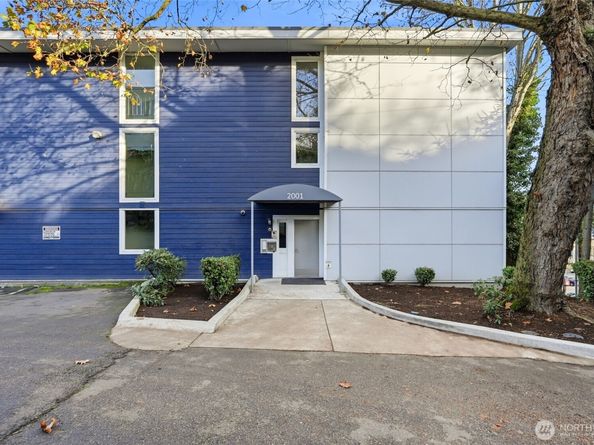 2001 Westlake Avenue N 32, Seattle WA 98109