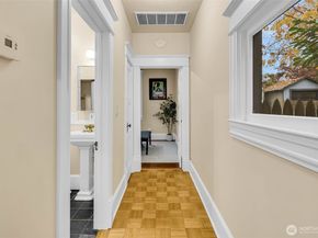 828 23rd Avenue, Seattle WA 98122