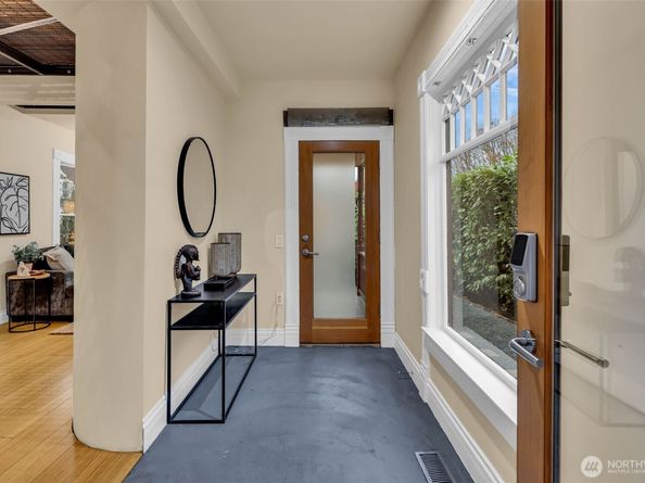 828 23rd Avenue, Seattle WA 98122