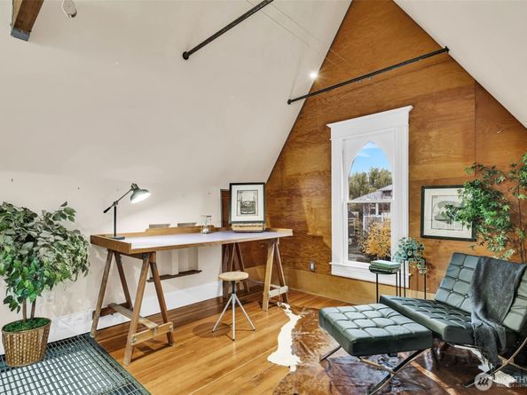 828 23rd Avenue, Seattle WA 98122