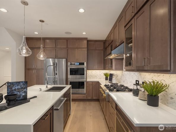 10811 (HS 109) 120TH Lane NE A, Kirkland WA 98033