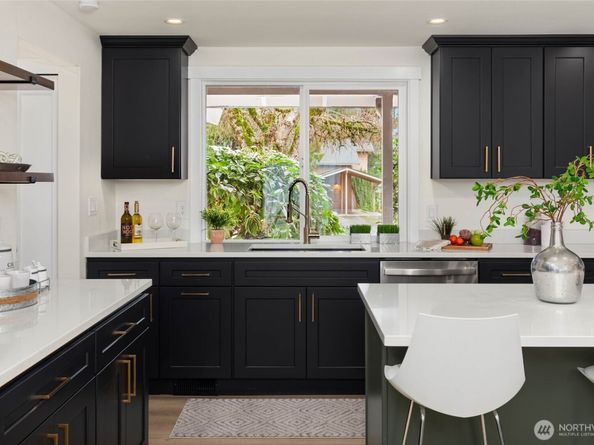 12528 SE 70th Street, Newcastle WA 98056