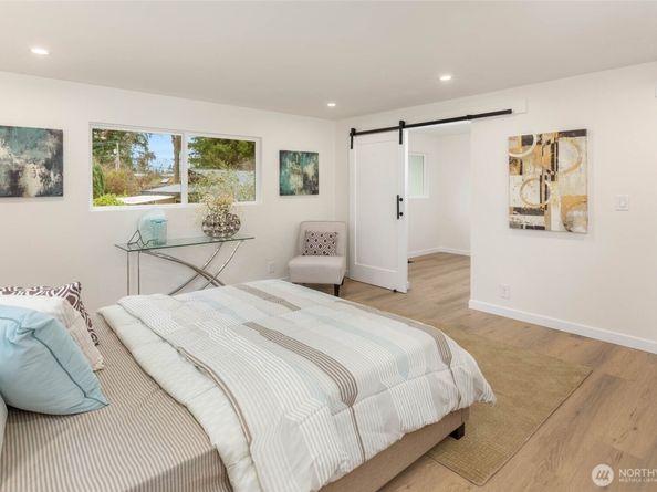 12528 SE 70th Street, Newcastle WA 98056