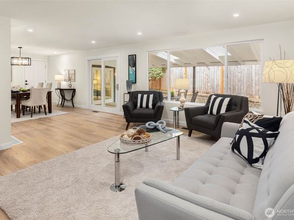 12528 SE 70th Street, Newcastle WA 98056