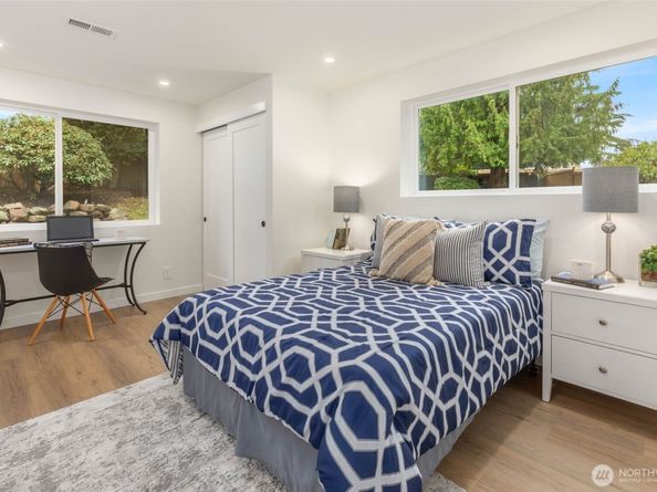 12528 SE 70th Street, Newcastle WA 98056