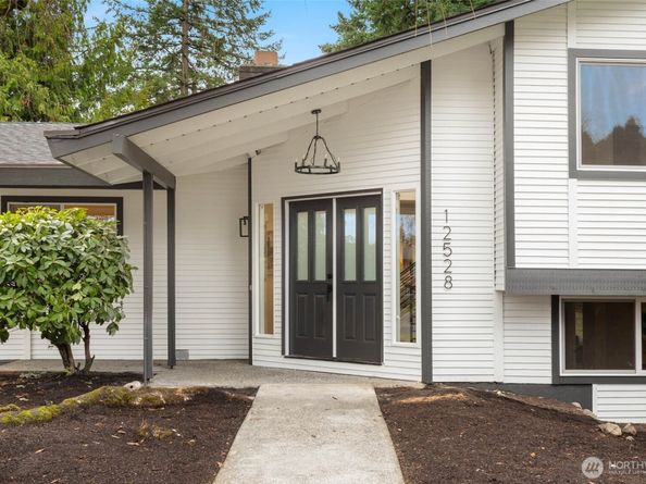 12528 SE 70th Street, Newcastle WA 98056