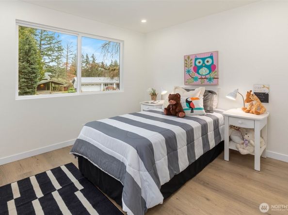 12528 SE 70th Street, Newcastle WA 98056