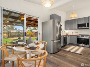 1837 S 264th Place, Des Moines WA 98198