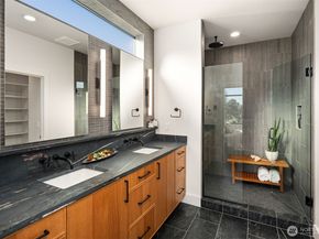 14760 NE 143rd Street 9D, Woodinville WA 98072