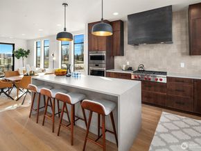 14760 NE 143rd Street 9D, Woodinville WA 98072