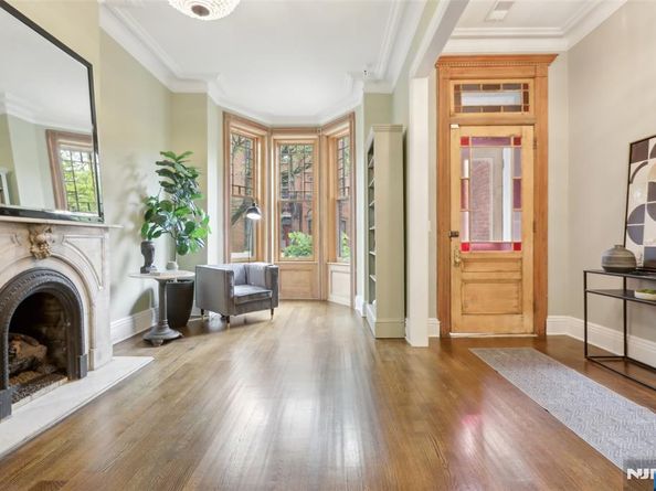 254 4th Street, Jersey City NJ 07302