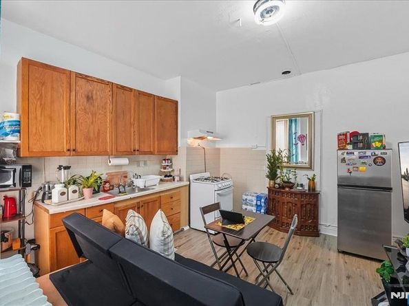 2105 New York Avenue, Union City NJ 07087